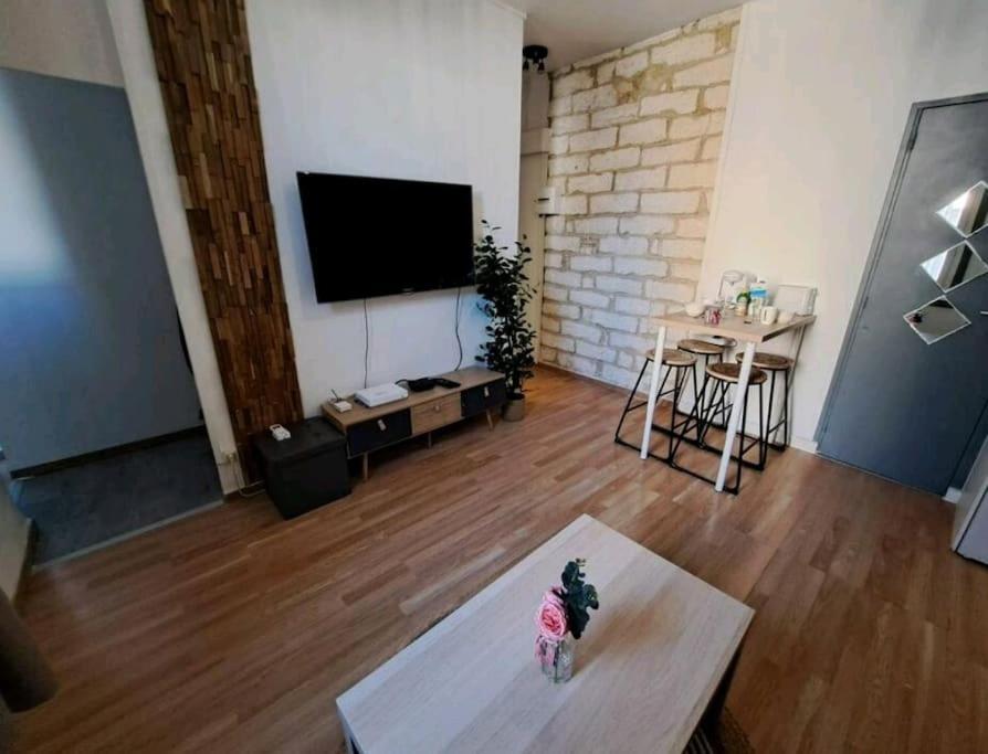 Logement Cosy Pour 4, Wifi, Centre Ville Монпелие Екстериор снимка