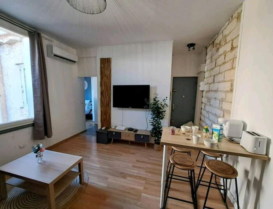 Logement Cosy Pour 4, Wifi, Centre Ville Монпелие Екстериор снимка