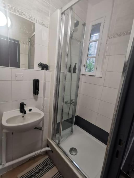 Logement Cosy Pour 4, Wifi, Centre Ville Монпелие Екстериор снимка