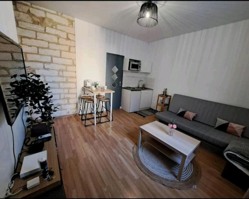 Logement Cosy Pour 4, Wifi, Centre Ville Монпелие Екстериор снимка